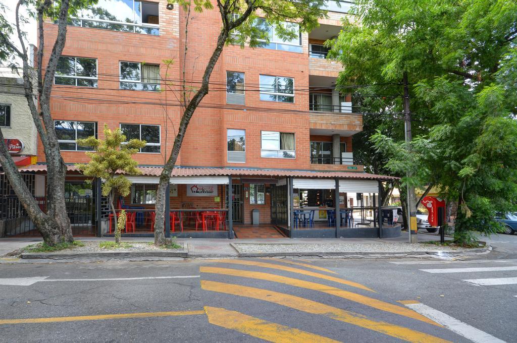 A Pousada International House Co-Living Medellín Exterior foto